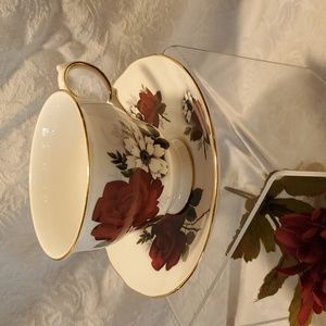 Vintage QUEEN ANNE  Burgundy Rose TEACUP/SAUCER SET EUC